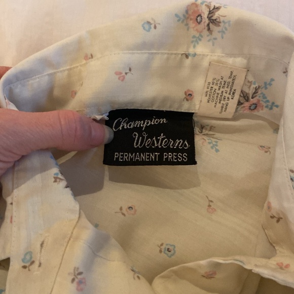 Vintage Champion Western women’s floral pearl snap - Picture 2 of 3